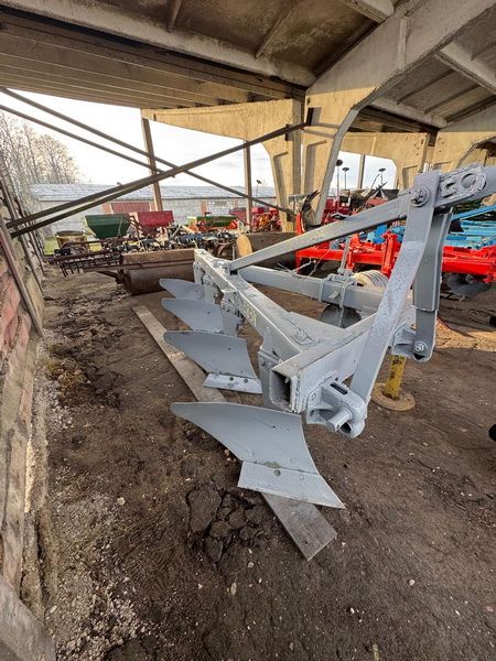 Плуг ПЛН-4-35