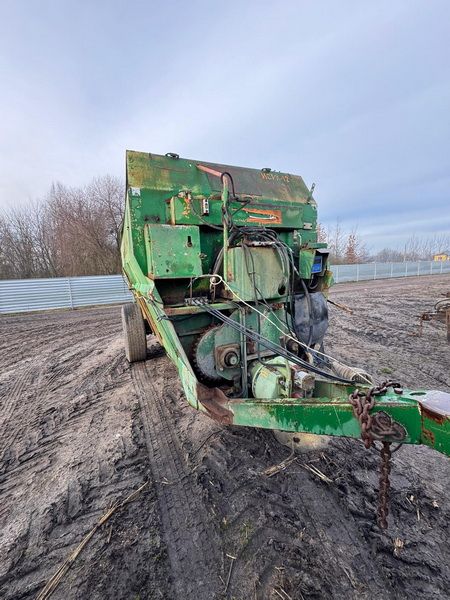 Измельчитель-смеситель кормораздатчик ИСРК-12