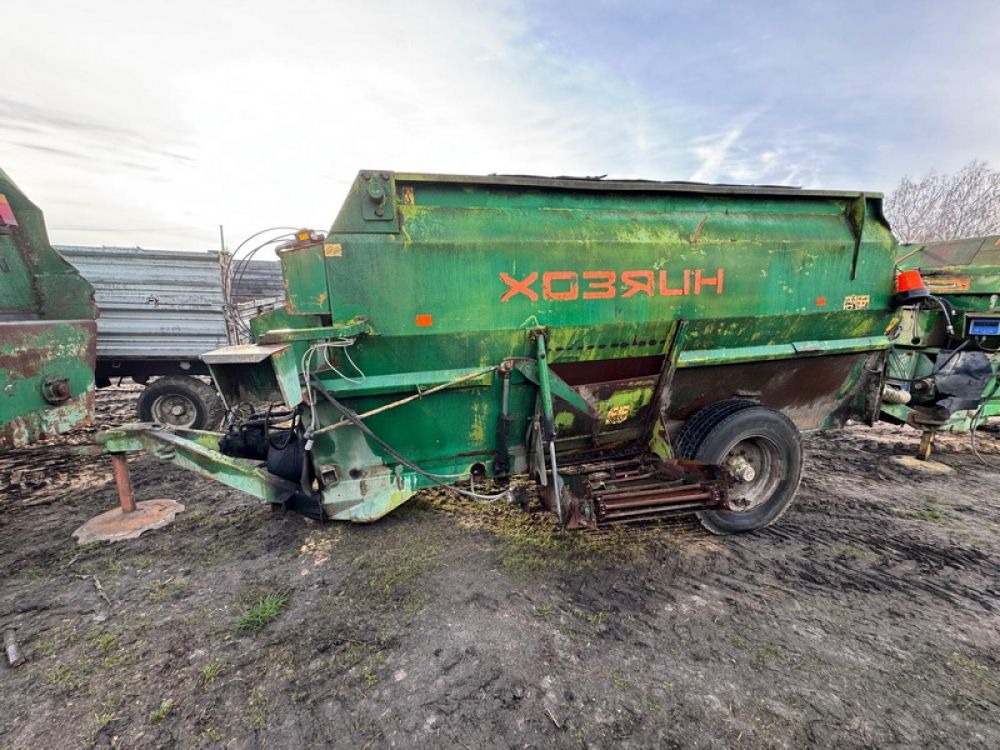 Измельчитель-смеситель кормораздатчик ИСРК-12