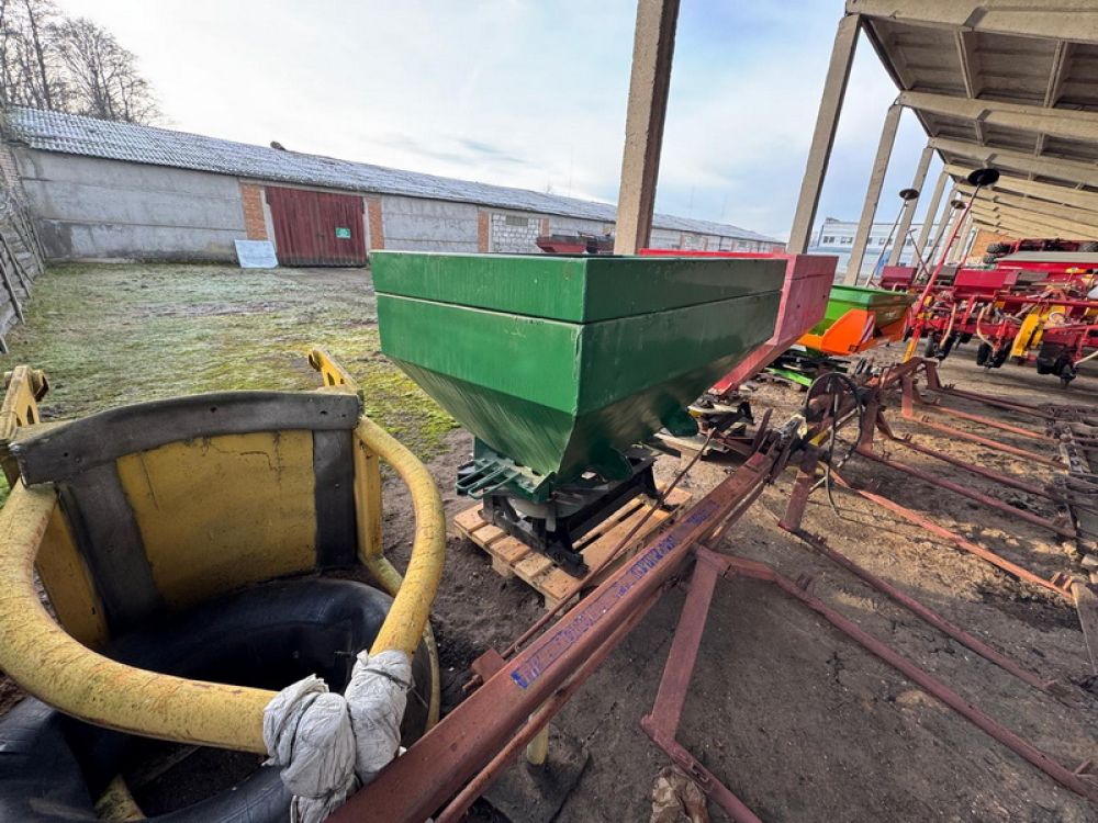 Агрегат внесения удобрений АВУ-1,5