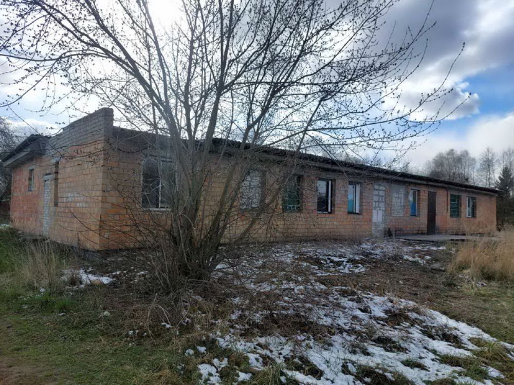Здание банно-прачечного комбината в п. Садовый (Пинский р-н), площадью 343 кв.м.