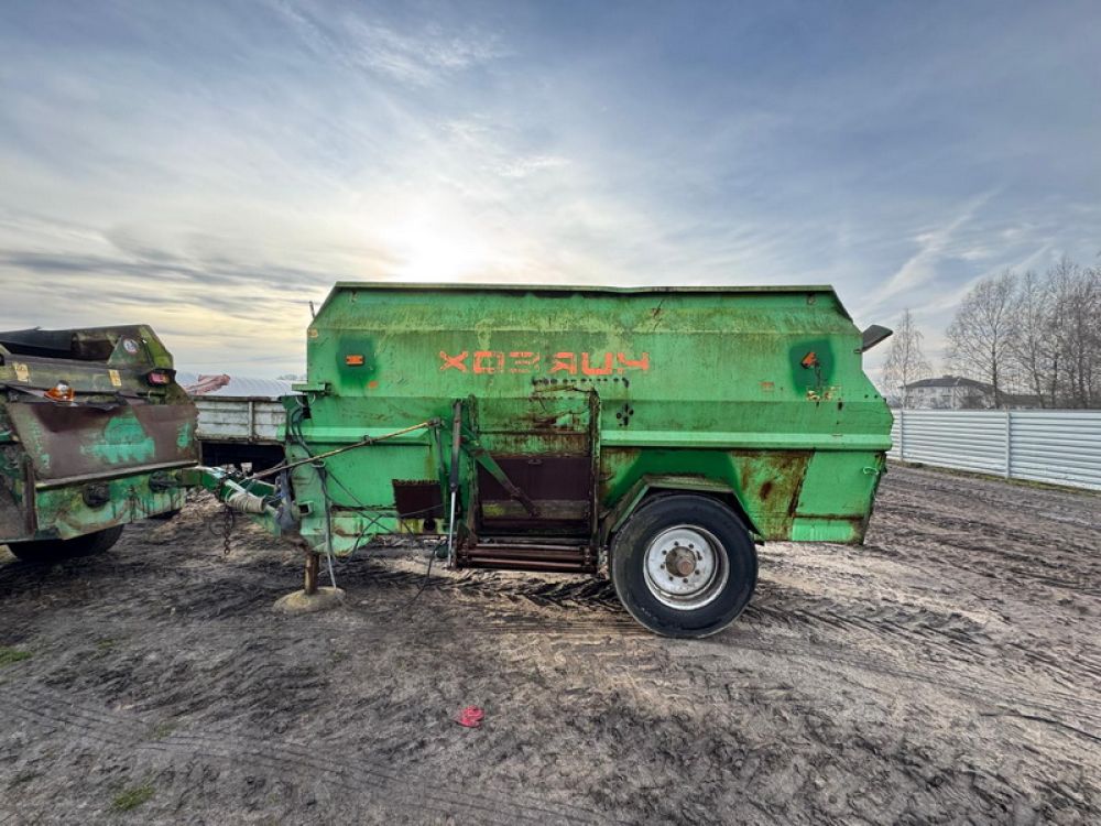 Измельчитель-смеситель кормораздатчик ИСРК-12