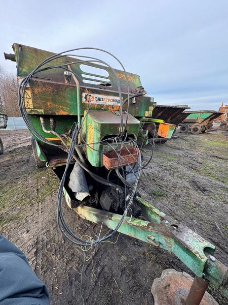 Измельчитель-смеситель кормораздатчик ИСРК-12