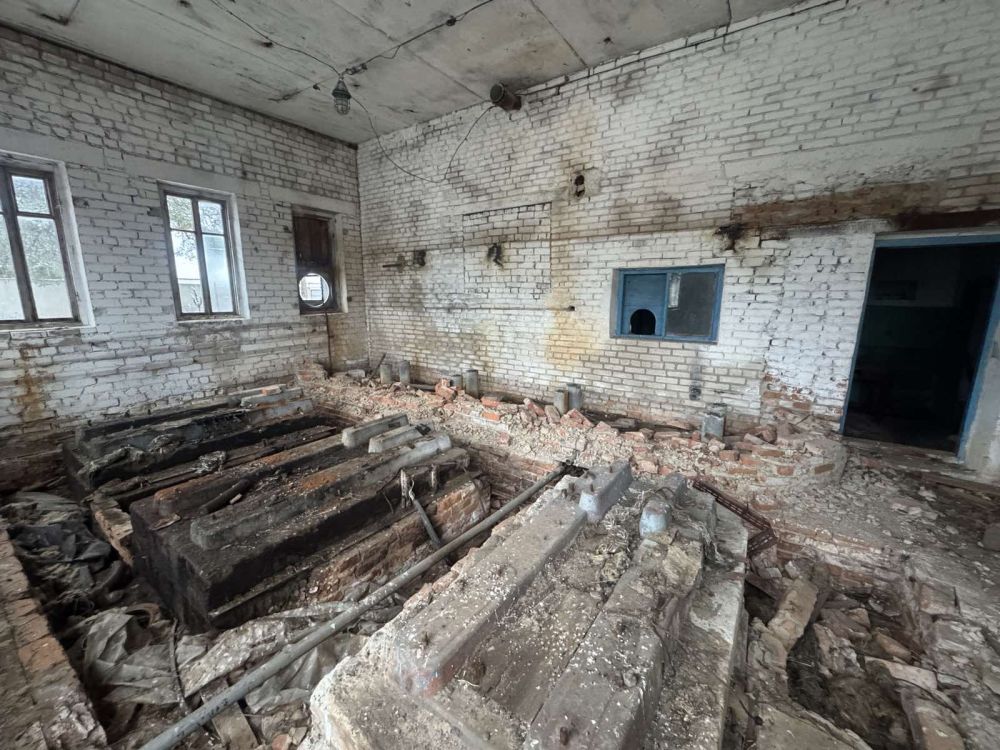 Здание многофункциональное колбасного цеха (убойный цех) юго-западнее д. Хойники (Берёзовский р-н), площадью 1006.4 кв.м.