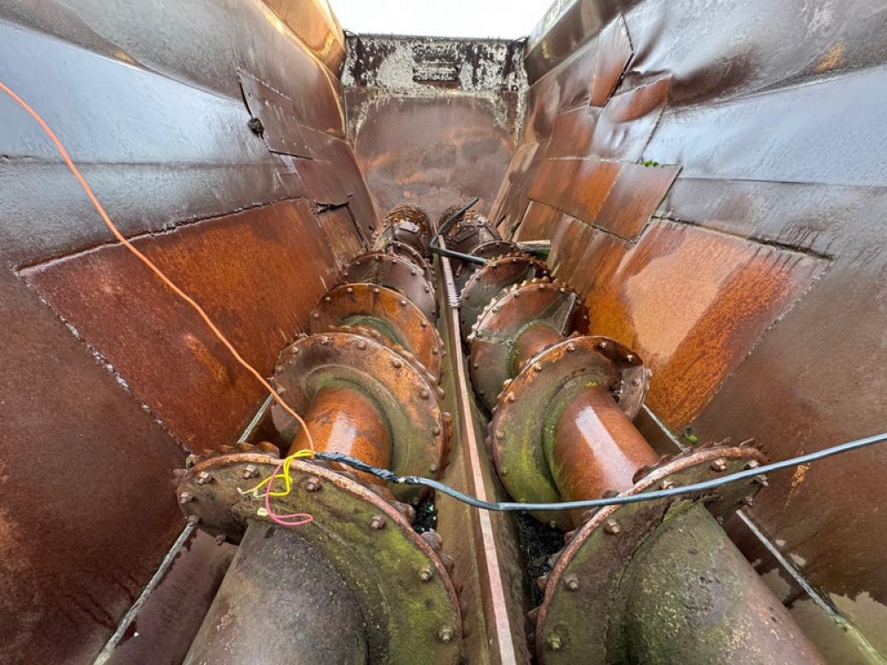 Измельчитель-смеситель кормораздатчик ИСРК-12