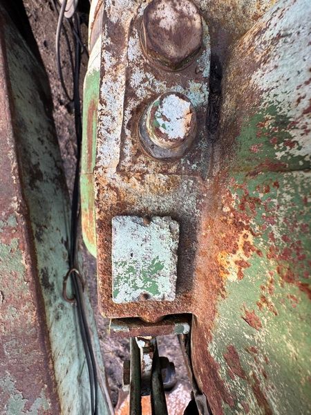 Измельчитель-смеситель кормораздатчик ИСРК-12