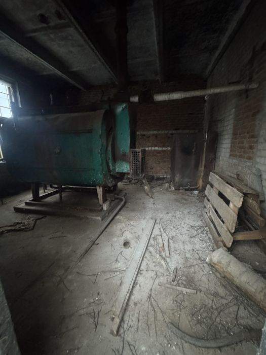 Здание многофункциональное колбасного цеха (убойный цех) юго-западнее д. Хойники (Берёзовский р-н), площадью 1006.4 кв.м.