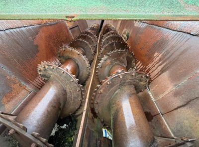 Измельчитель-смеситель кормораздатчик ИСРК-12