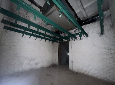 Здание многофункциональное колбасного цеха (убойный цех) юго-западнее д. Хойники (Берёзовский р-н), площадью 1006.4 кв.м.