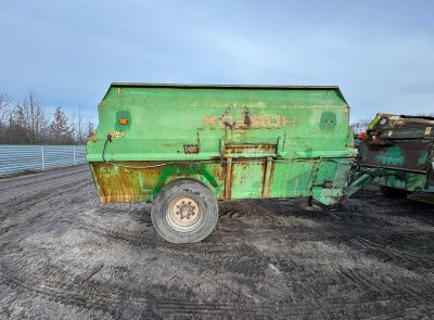 Измельчитель-смеситель кормораздатчик ИСРК-12