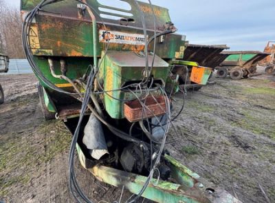 Измельчитель-смеситель кормораздатчик ИСРК-12