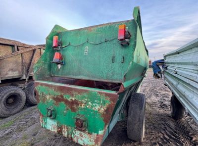 Измельчитель-смеситель кормораздатчик ИСРК-12