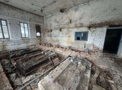 Здание многофункциональное колбасного цеха (убойный цех) юго-западнее д. Хойники (Берёзовский р-н), площадью 1006.4 кв.м.