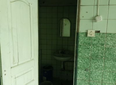 Здание банно-прачечного комбината в п. Садовый (Пинский р-н), площадью 343 кв.м.